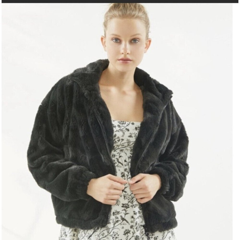 Urban Outfitters‎ Womens Faux Fur Jacket Black Zig Zag Zip Up Collar Lined M New